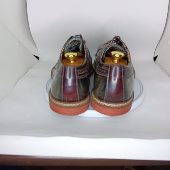 Lotus - Picture 3 of 5